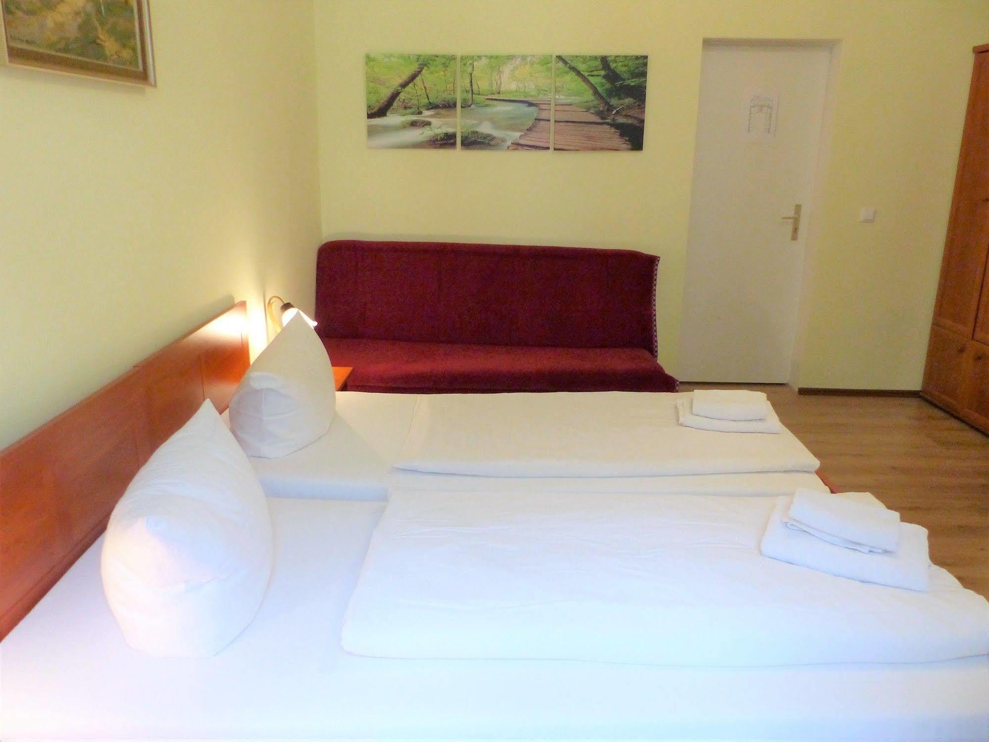 Hotel Eden Am Zoo Берлин Экстерьер фото